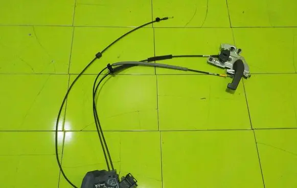 Renault Trafic III (X82) Front door lock 825039444R JP188