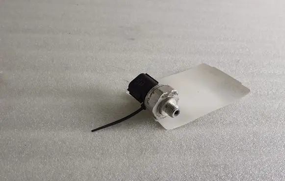 Nissan Pulsar Air conditioning (A/C) pressure sensor 42CP811