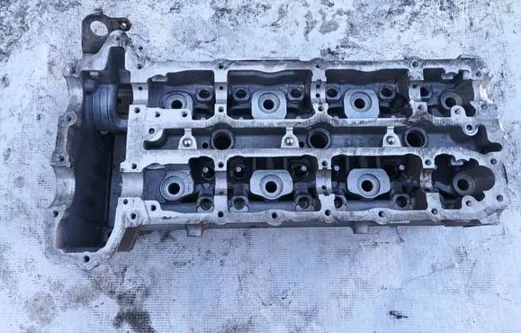 Mercedes-Benz GL X164 Engine head R642016