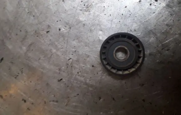 Renault Scenic II - Grand scenic II Belt tensioner pulley 