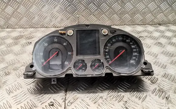 Volkswagen PASSAT B6 Speedometer (instrument cluster) 3145550