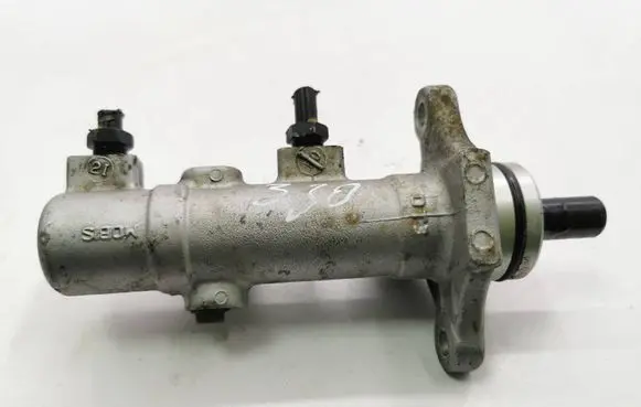 Hyundai ix35 Master brake cylinder