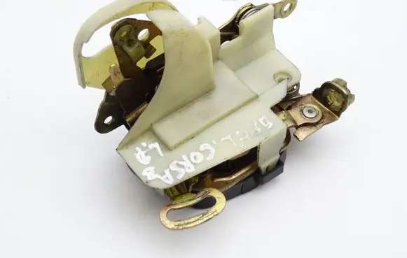 Opel Corsa B Front door lock 90452373