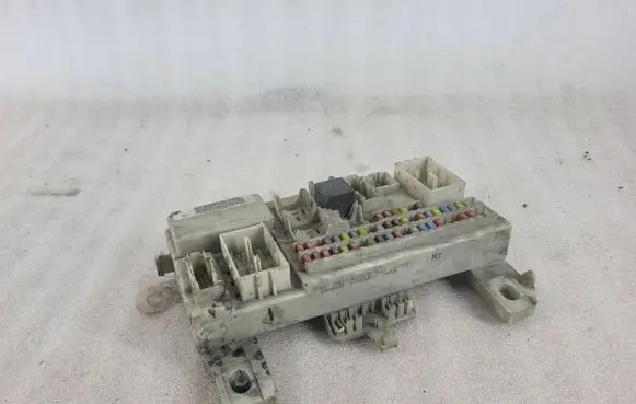 Ford C-MAX I Fuse module 3M5T14A073BF 00006608 519058317