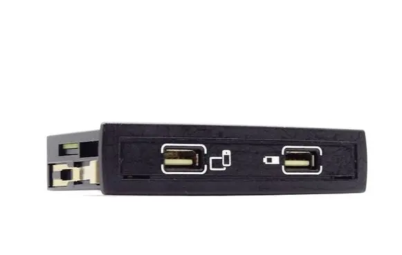 Mercedes-Benz A W176 USB socket connector A1728201700 00047428 1029415037C