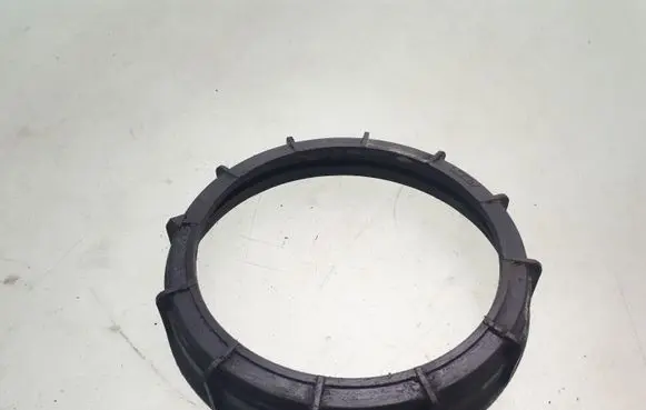 Renault Scenic II - Grand scenic II In tank fuel pump screw locking ring/nut 09701687000
