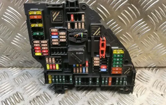 BMW 5 F10 F11 Fuse box set 9210858