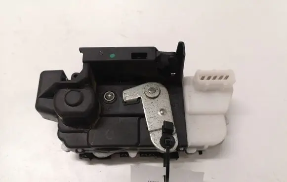 Peugeot 607 Rear door lock
