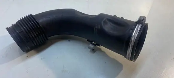 BMW 5 F10 F11 Intercooler hose/pipe 8512381