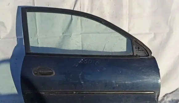 Mazda 323 Front door Melyna