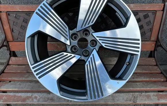 Audi e-tron R21 alloy rim 