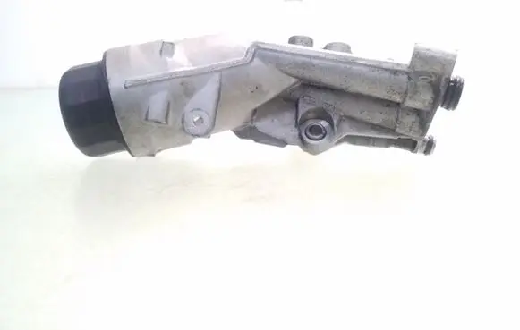 Oil filter mounting bracket