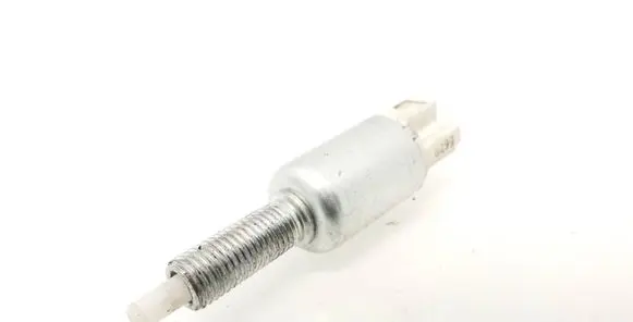 Suzuki Grand Vitara II Brake pedal sensor switch