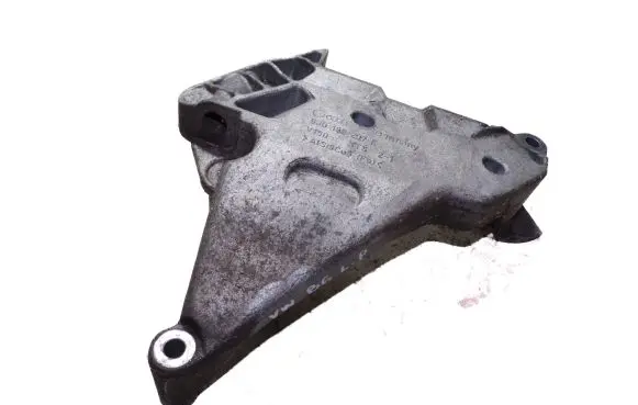 Volkswagen PASSAT B6 Engine mounting bracket 03G199207E