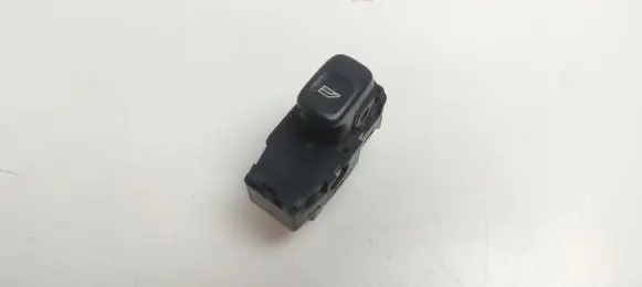 Volvo XC90 Electric window control switch 8685288 M8196