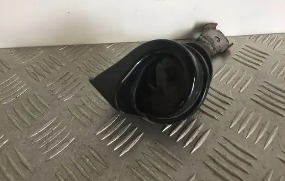Volkswagen Golf V Horn signal 703881157
