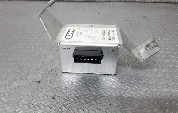Audi A2 Sound amplifier 8Z0035223
