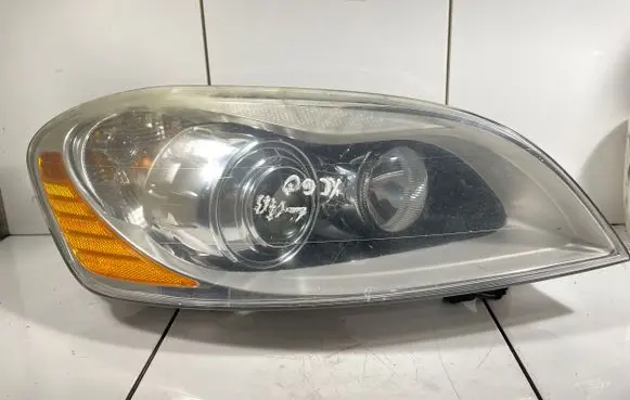 Volvo XC60 Headlight/headlamp 30763138 89902827