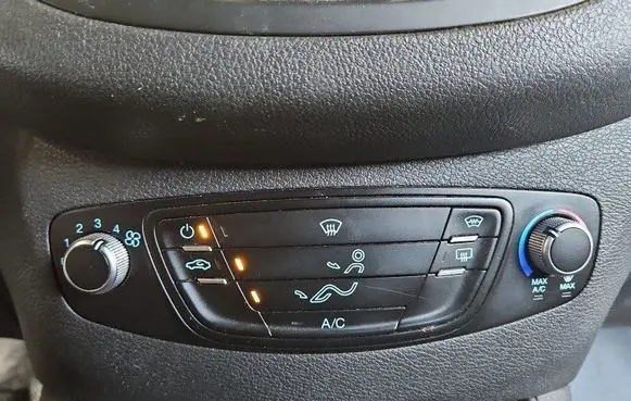 Ford Transit Courier Climate control/heater control trim E107050B IMPRK1470013
