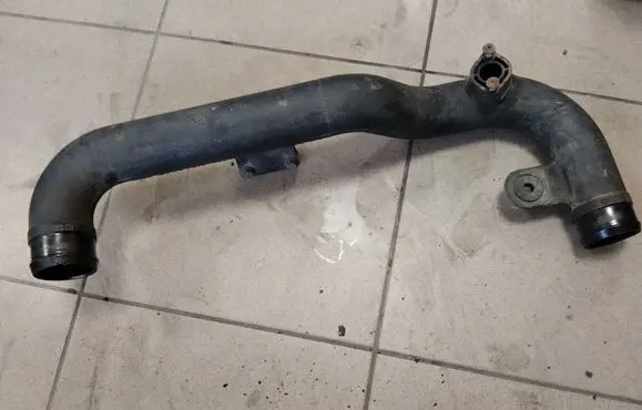 Audi A4 S4 B5 8D Intercooler hose/pipe 8D0145840M