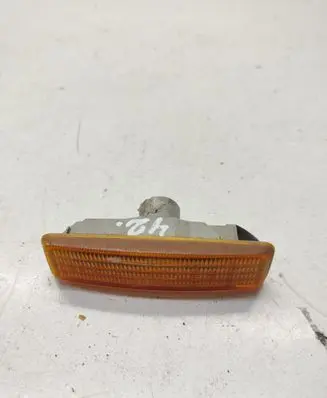 BMW 5 E39 Front fender indicator light 8360589