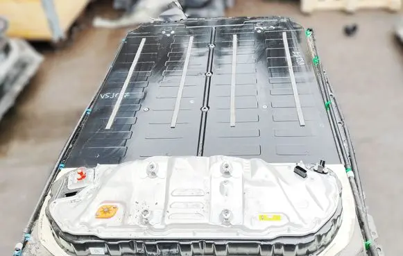 Tesla Model Y Hybrid / electric car battery 166696900D