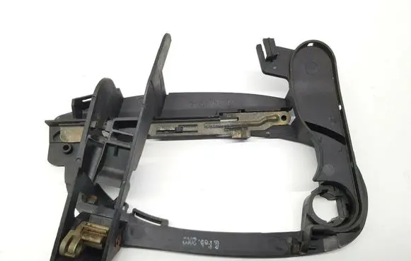 BMW 5 E60 E61 Front door exterior handle/bracket 7013701