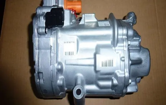 Mercedes-Benz X-class W470 Air conditioning (A/C) compressor (pump) 0424002393T