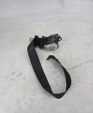 Mitsubishi Pajero Rear seatbelt 0429073