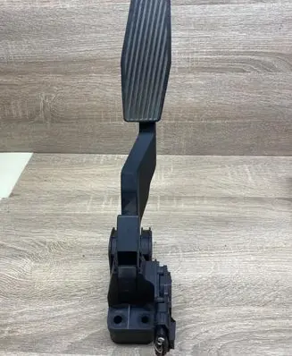 Opel Zafira A Accelerator throttle pedal 90581208AQ 0281002298