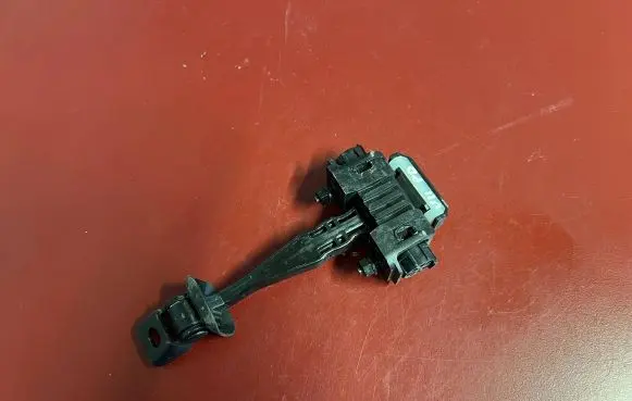 BMW X1 U11 Front door check strap stopper 9883824