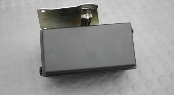 Nissan Qashqai J12 Relay mounting block SKRZYNKAQASHQAIJ12