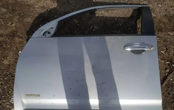 Mitsubishi Outlander Front door pilkos