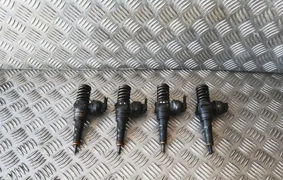 Volkswagen PASSAT B5.5 Fuel injectors set 038130073AJ 0414720037