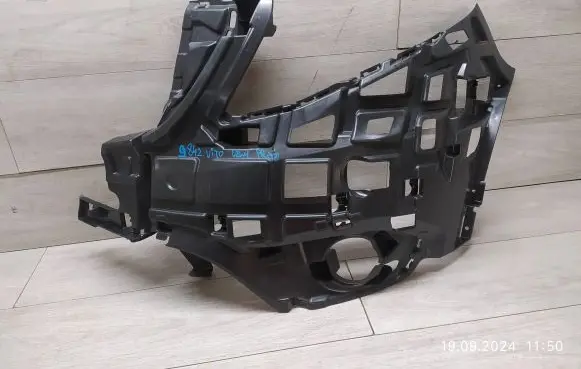Mercedes-Benz Vito Viano W447 Front bumper mounting bracket A4478800601