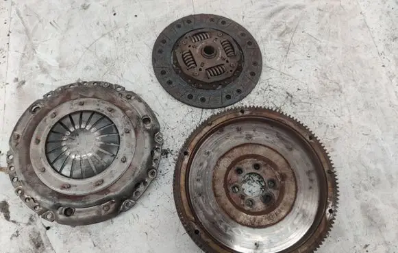 Volkswagen Jetta VI Clutch set kit 323082010