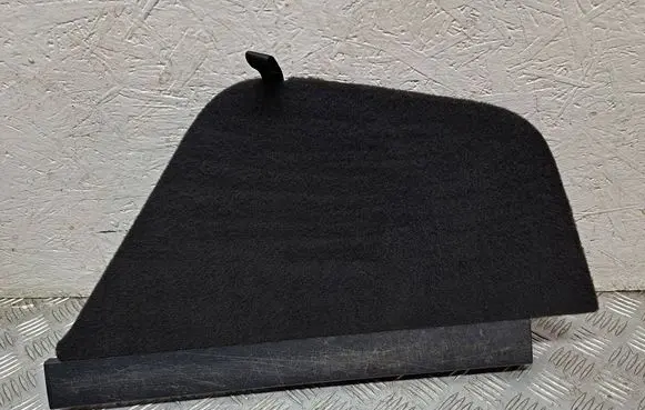 Toyota Avensis T270 Other trunk/boot trim element 5840905021C1
