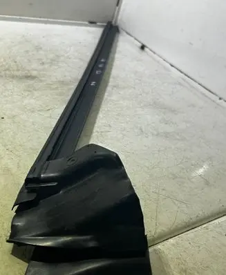 Tesla Model 3 Front door glass trim molding 109049500E