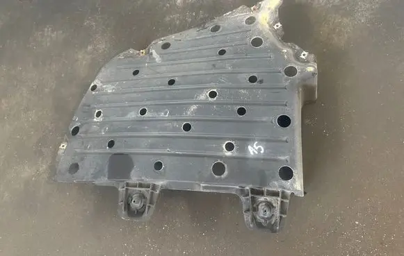 Seat Leon (5F) Rear underbody cover/under tray 5F9825102A 5F9825102