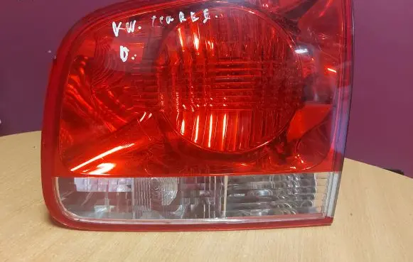 Volkswagen Touareg I Tailgate rear/tail lights 7L6945094H