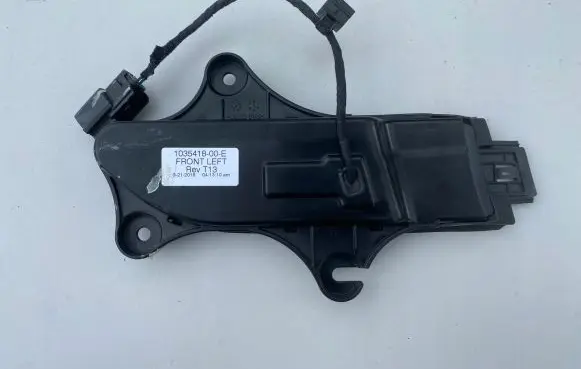 Tesla Model X Front door exterior handle 103541800E 1035418