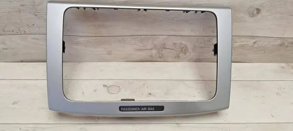 Volkswagen PASSAT B6 Radio/GPS head unit trim 3C0858069AE 3C0858069