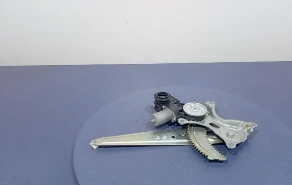 Toyota Camry Rear door window regulator with motor 8572033300