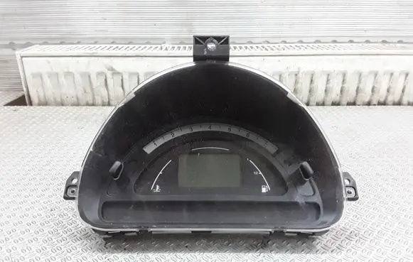 Speedometer (instrument cluster)