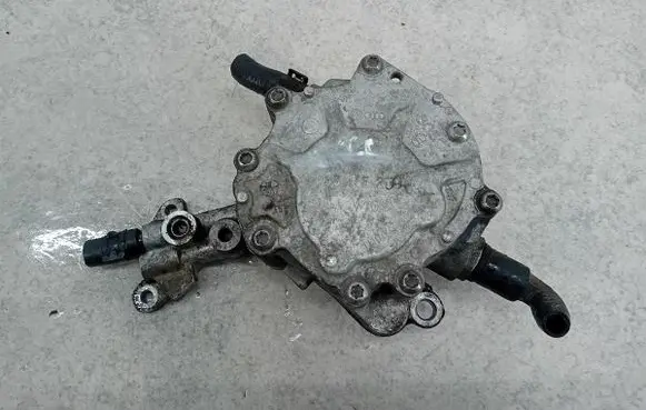 Volkswagen Touran I Vacuum pump 038145209C