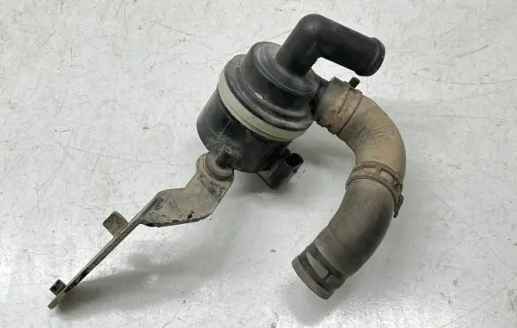 Volkswagen Caddy Electric auxiliary coolant/water pump 5N0965561A 12402100302