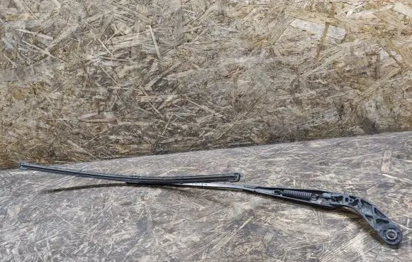 Mercedes-Benz A W169 Front wiper blade arm 1698200240