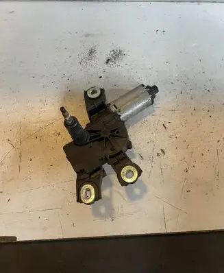Volkswagen PASSAT B7 Rear window wiper motor 53032812