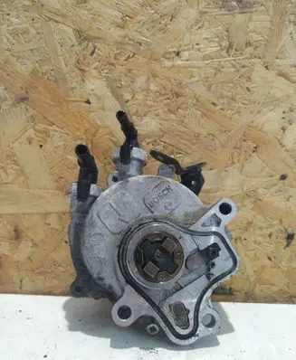 Jaguar XF X250 Vacuum pump 4R8Q2A451AF
