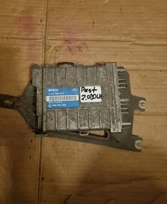 Volkswagen PASSAT B3 Engine control unit/module 8A0907404 0261200852